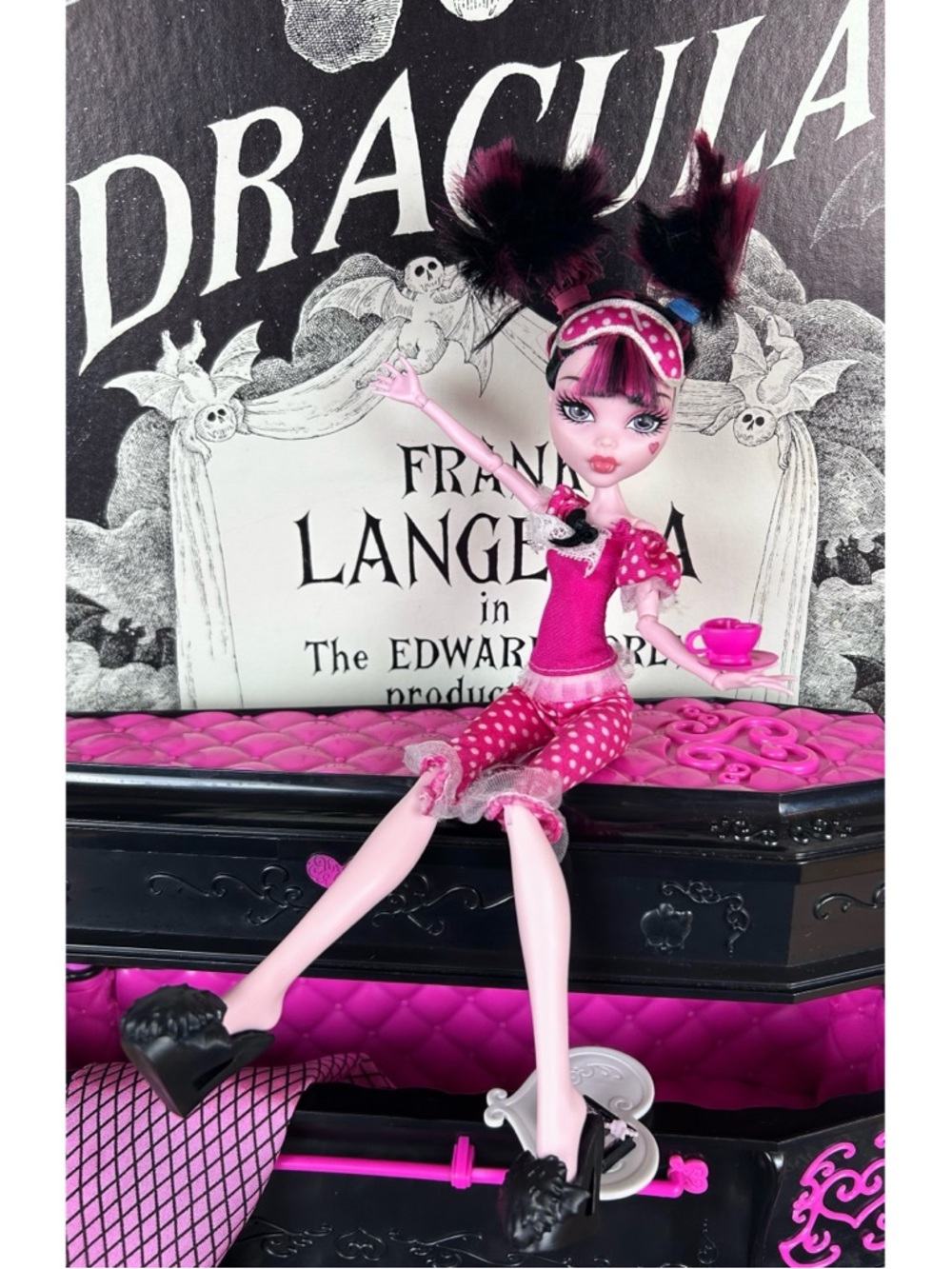 Monster High Draculaura Dead Tired with Coffin Bed Jewelry Box
